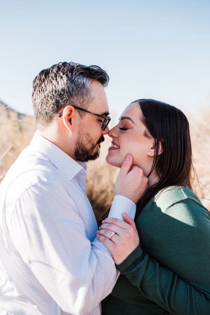couple kissing mesa arizona